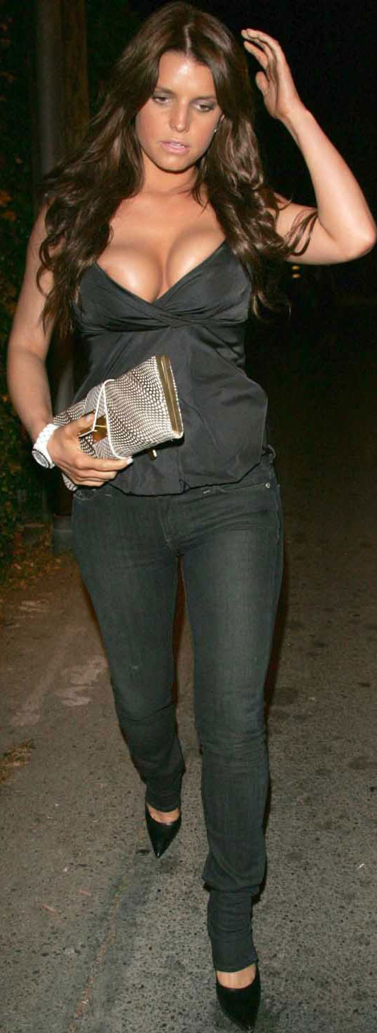 Jessica Simpson nipple