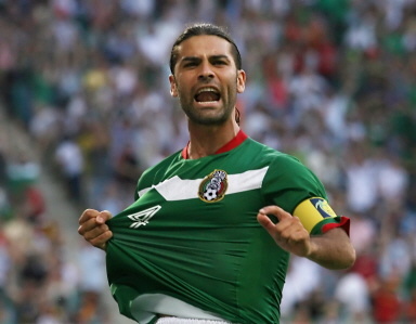 Rafa Marquez anota el primero gol