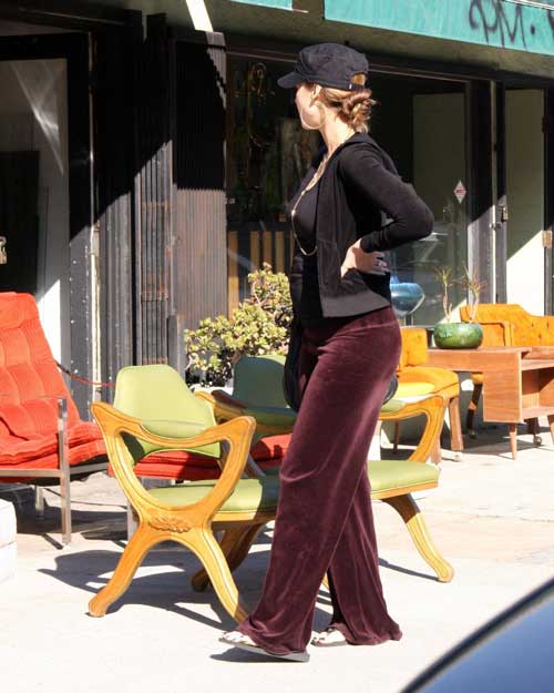 Jessica Alba pregnant boobs