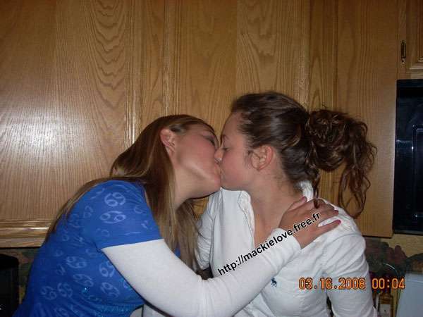 Mackenzie Rosman lesbian kiss
