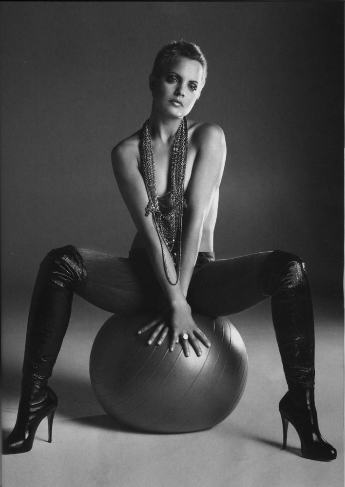 Mena Suvari topless rape Mena Suvari topless rape