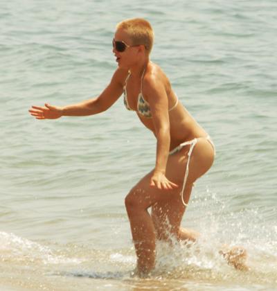 Mena Suvari Bald bikini