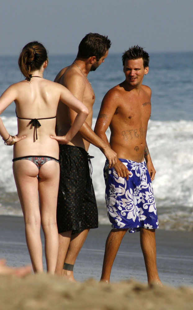 Daveigh Chase en Bikini - Musica Cine y Television
